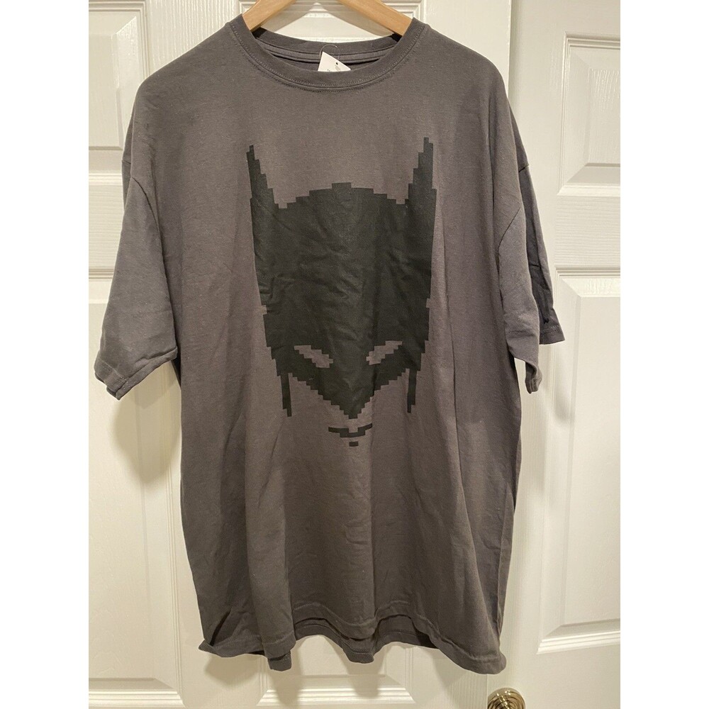 Batman Shirt Mens XL Dark Knight Short Sleeve Lego Gray Black Bat Face T Shirt